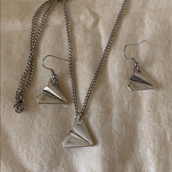 Paper airplane necklace and earrings - Picture 3 of 3